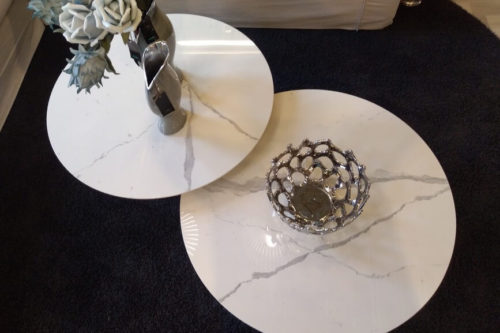 Ława z blatem ze spiekiu kwarcowego