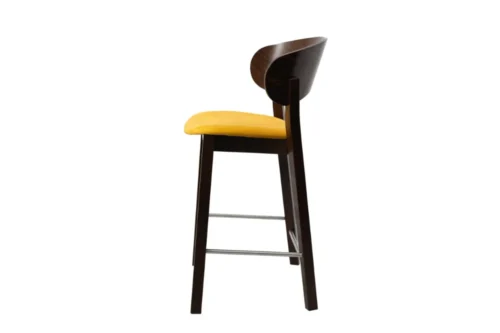 Hoker Tiga Furnirest